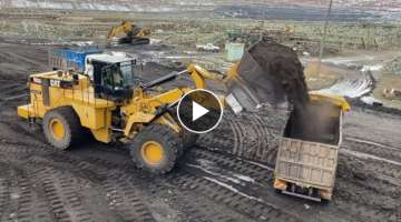 Caterpillar 992G Wheel Loader Loading Coal On Trucks - Sotiriadis/Labrianidis Mining