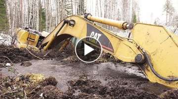 Evacuation of Caterpillar 320DL tracked excavator