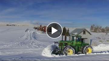 John Deere 8440 plowing snow in Bickleton, WA — Very cool to see an 8440 with a John Deere doze...