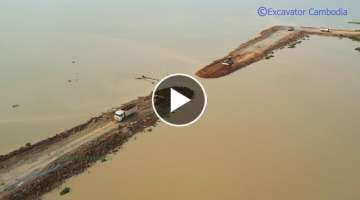 Wonderful Aerial Video Heavy Bulldozer​ Working Clearing Sand And Dirt - អាប៊ុលរ�...