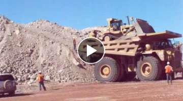 Extreme Dangerous Bulldozer Operator Skill  Maneuver upgrading a D10R to a 789C